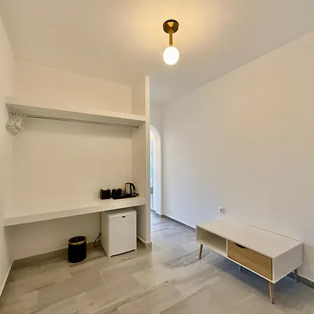 Bed & Breakfast Yaleena Residences Drios