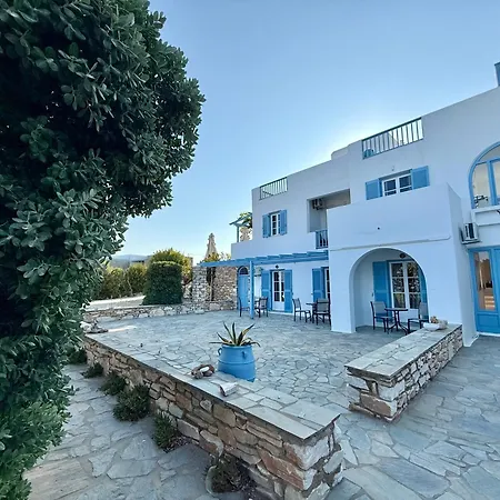 Yaleena Residences Bed & Breakfast Drios