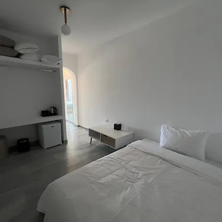 Yaleena Residences Bed and breakfast *