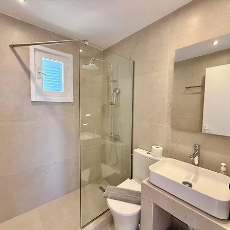 Couette-café Yaleena Residences Drios
