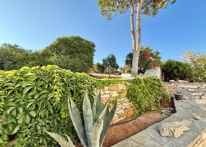 Yaleena Residences Bed & Breakfast 3*