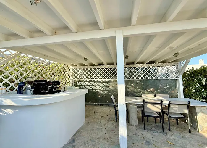 Bed & Breakfast Yaleena Residences Drios