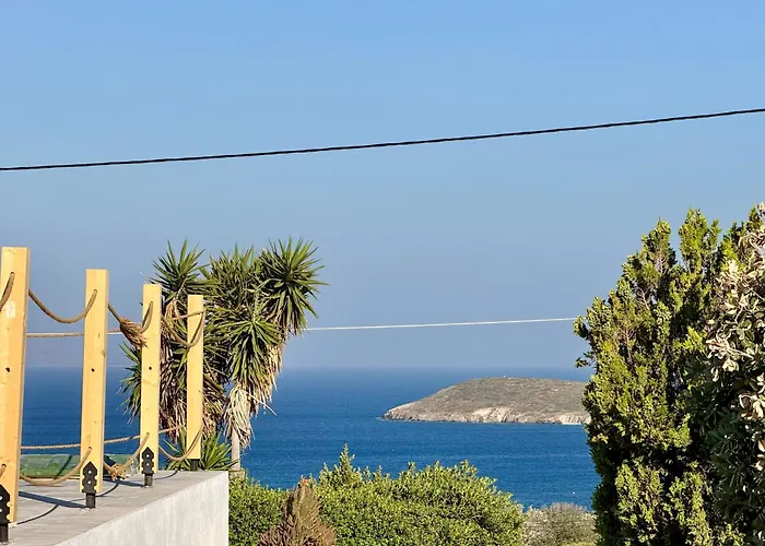 Yaleena Residences Bed & Breakfast 3*